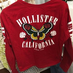 Pretty red hollister graphic tee! 🌹